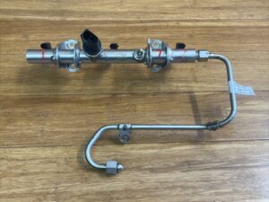 2014-2018 Porsche Macan S 95B Panamera 3.0L Left Fuel Rail w/ Injectors OEM