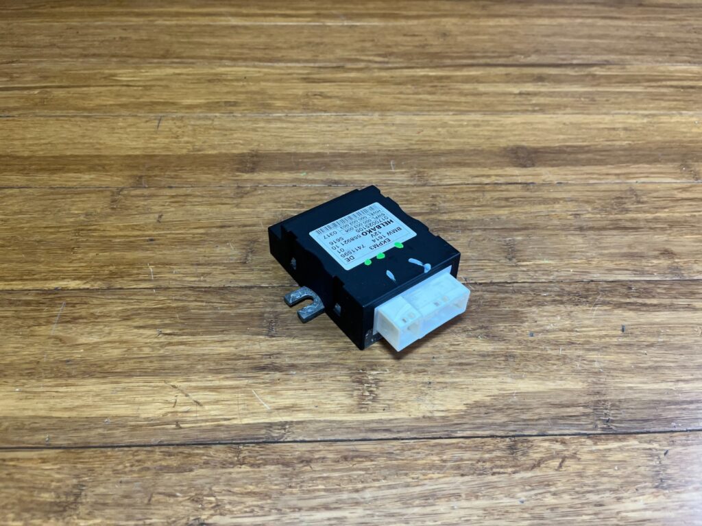 2014-2022 BMW X6M F86 4.4L Engine Fuel Pump Control Module Unit 16147411595 OEM