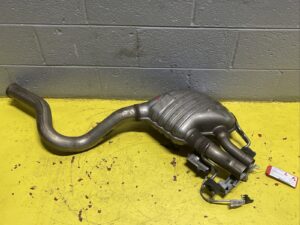 2017-2018 Mercedes W205 C63 S AMG Left Performance Exhaust Muffler BlackBox OEM