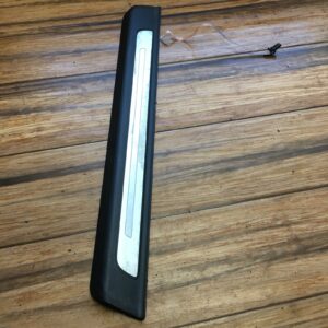 2017-2020 Audi Q7 Front Right Door Sill Trim Panel OEM 4M0947406