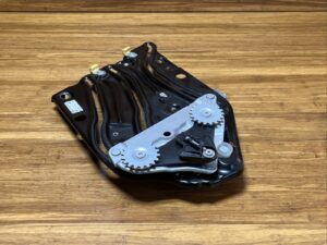 2017-2023 Rolls Royce Dawn RR6 Rear Right Window Lifter Regulator With Motor OEM