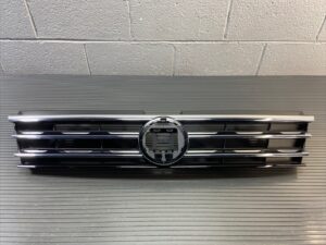 2018-2019 Volkswagen Tiguan S Front Bumper Center Grille Radiator OEM Genuine