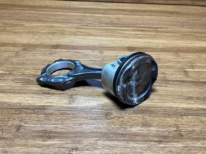 2018-2022 BMW M5 F90 4.4L Twin Turbo Engine Piston With Connecting Rod OEM