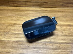 2019-2023 BMW M5 F90 Fuel Tank Door Lid Flap Black Metallic 7387939 OEM *NOTE*
