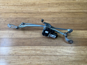2019-2025 BMW M8 F93 Windshield Wiper Motor Linkage Assembly 18K Miles OEM