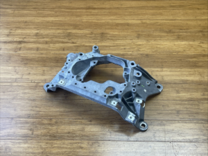 2021-2026 Audi Q7 4M Transmission Crossmember Mount Support Bracket OEM
