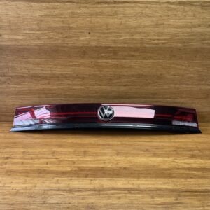 2024-2026 Volkswagen Atlas CA1 Taillight LED Lamp Rear Center OEM *NOTE*