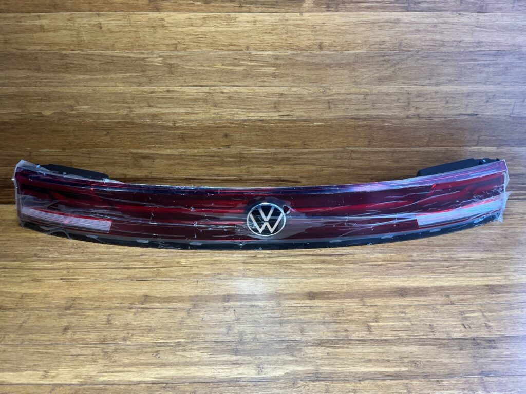 2024-2026 Volkswagen Atlas Cross Sport CA1 Tail Light LED Lamp Rear Center OEM