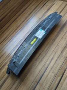 2007-2009 Audi Q7 Reinforcement FOAM Filler Front Bumper 4L0807550 OEM *NOTE*