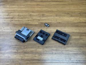 2011-2012 Audi Q5 8R 2.0L ECM BCM Engine Control Module Key Fob Set Of 4 OEM