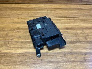 2011-2018 Porsche Cayenne 92A Junction Fuse Box Cover Lower Support Bracket OEM