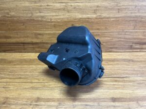 2013-2018 Audi A8 D4 3.0L Air Cleaner Filter Box Front Right Side OEM *NOTE*