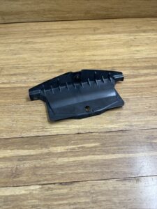 2014-2015 Audi R8 42 Spyder Front Bumper Center Support Bracket OEM *NOTE*