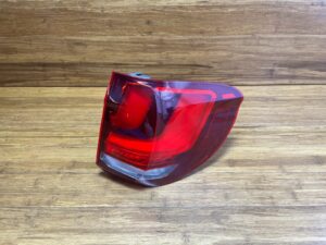 2014-2018 BMW X5 F15 Taillight Outer Brake Light Rear Right Side OEM *NOTE*