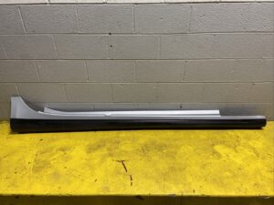 2014-2024 Maserati Ghibli SQ4 Right Passenger Rocker Panel Trim Molding OEM