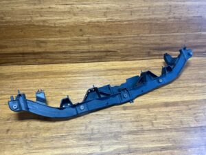 2015-2018 Porsche Cayenne 92A Carrier Panel Mounts Bracket Front Upper Side OEM