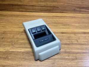 2015-2019 Land Rover Discovery Sport L550 Center Console Back Panel & Switch OEM