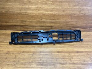2016-2018 Audi RS7 Bumper Grille Mount Bracket Front Center Side OEM *NOTE*
