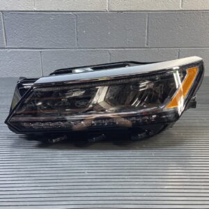 2016-2019 Volkswagen Passat B8 (3G) LED Headlight Assembly Front Left OEM *NOTE*