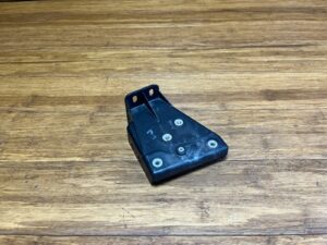 2016-2024 Audi R8 4S Front Right Side Fender Bracket Mount 4S0806420A OEM