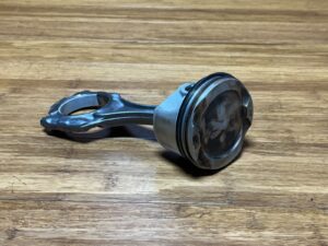 2018-2022 BMW M5 F90 4.4L Twin Turbo Engine Piston With Connecting Rod OEM