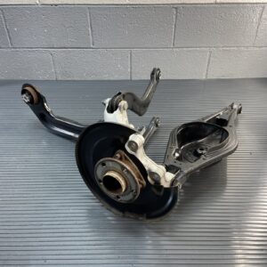 2019-2023 Volvo XC40 T4 FWD Rear Left Spindle Knuckle Hub W/ Arms 30K Miles OEM