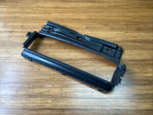 2019-2025 Volvo S60 Engine Radiator Support Upper air Deflector Guide OEM