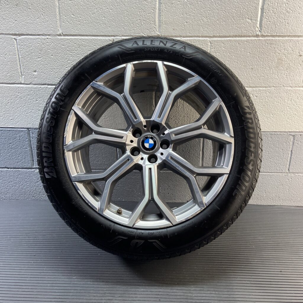 2019-2026 BMW X7 G07 Alloy Wheel Rim Disc W/ Tire 9.5Jx21 ET36 OEM *NOTE*