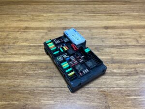 2020-2026 BMW M5 F90 4.4L Rear Power Distribution Fuse Box 61148713127 OEM