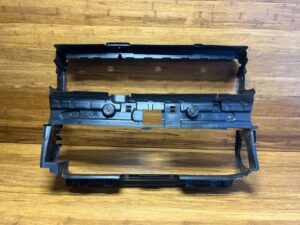 2024-2025 BMW 430 G26 2.0L Engine Front Center Radiator Plastic Shroud Air OEM