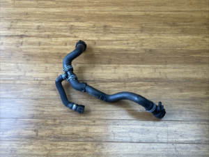 2008-2013 Audi Q5 8R 2.0L Lower Radiator Coolant Hose Unit 8R0121049M OEM