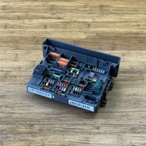 2008-2015 BMW M3 E92 RWD Dash Power Distribution Fuse Box Front Unit OEM