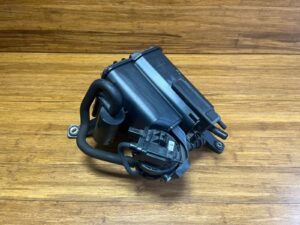 2011-2018 Porsche Cayenne 92A Fuel Vapor Evaporator Canister 7P0201801L OEM
