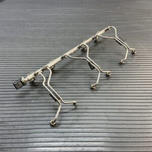 2012-2019 BMW 535xi F10 3.0L N55 Engine High Pressure Fuel Injector Rail OEM