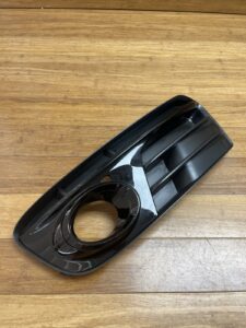 2013-2017 Audi Q5 8R Left Foglight Grille Cover Black 8R0807681M OEM *NOTE*