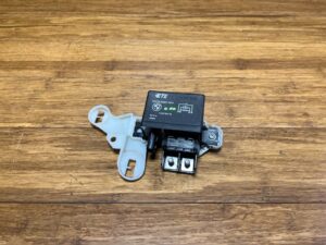 2014-2026 BMW M5 F90 Radiator Cooling Fan Relay Module w/ Bracket 6836504 OEM