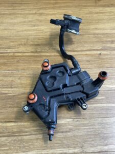 2015-2018 Mercedes C63 AMG W205 4.0L V8 Oil Separator Tank OEM A1770780219