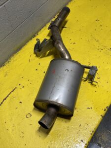 2017-2018 Porsche Macan 95B Front Muffler Exhaust Pipe Cut OEM 95B253411D