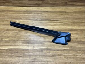 2017-2023 Rolls Royce Dawn RR6 Rear Right Inner Weatherstrip Cover 7370152 OEM