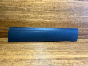 2018-2025 Volkswagen Atlas CA1 Door Lower Molding Front Right Black OEM *NOTE*