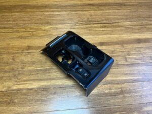 2019-2025 Volvo XC40 T4 Front Center Cover Trim Panel Dash Bezel OEM *NOTE*