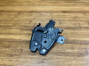 2019-2026 BMW X7 G07 Tailgate Trunk Lock Actuator Rear Right Lower OEM