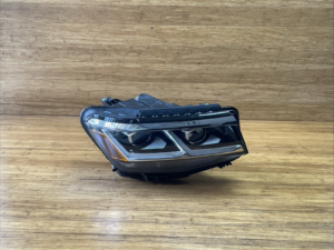 2021-2023 Volkswagen Atlas LED Headlight Assembly Front Right Side OEM *NOTE*