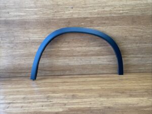 2023-2025 BMW X1 U11 Front Right Wheel Arch Flare Molding OEM 9883562 NOTE