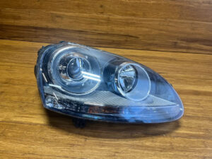 2005-2010 Volkswagen Golf Jetta GTI MK5 Right Side XENON HeadLight OEM *NOTE*