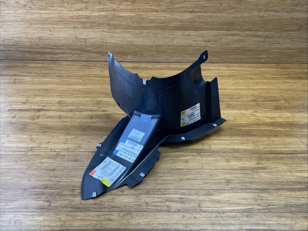 2006-2010 Volkswagen Passat Wheelhouse Shell Interior Fender Front Right OEM