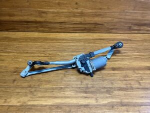 2007-2014 BMW X5 E70 Windshield Wiper Arm Motor Front Side 61617200510 OEM