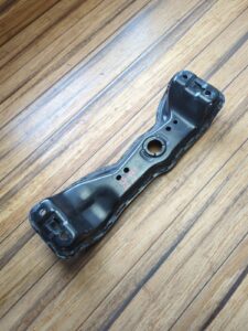 2008-2017 Lexus LS460 Automatic Transmission Crossmember Mount Bracket OEM