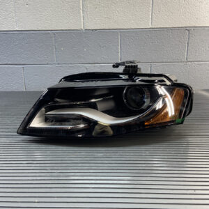 2010-2012 Audi A4 S4 B8 Front Left Headlight Lamp Assembly OEM *NOTE*