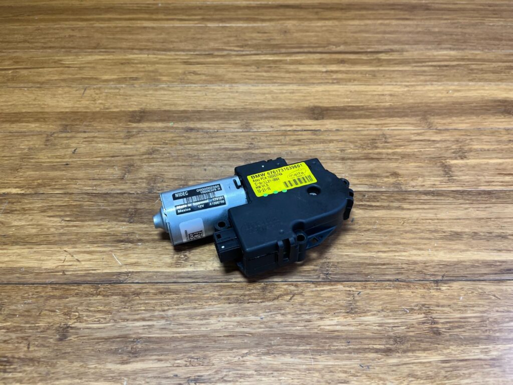 2011-2018 BMW X5 F15 Overhead Sun Roof Window Glass Motor Assembly OEM
